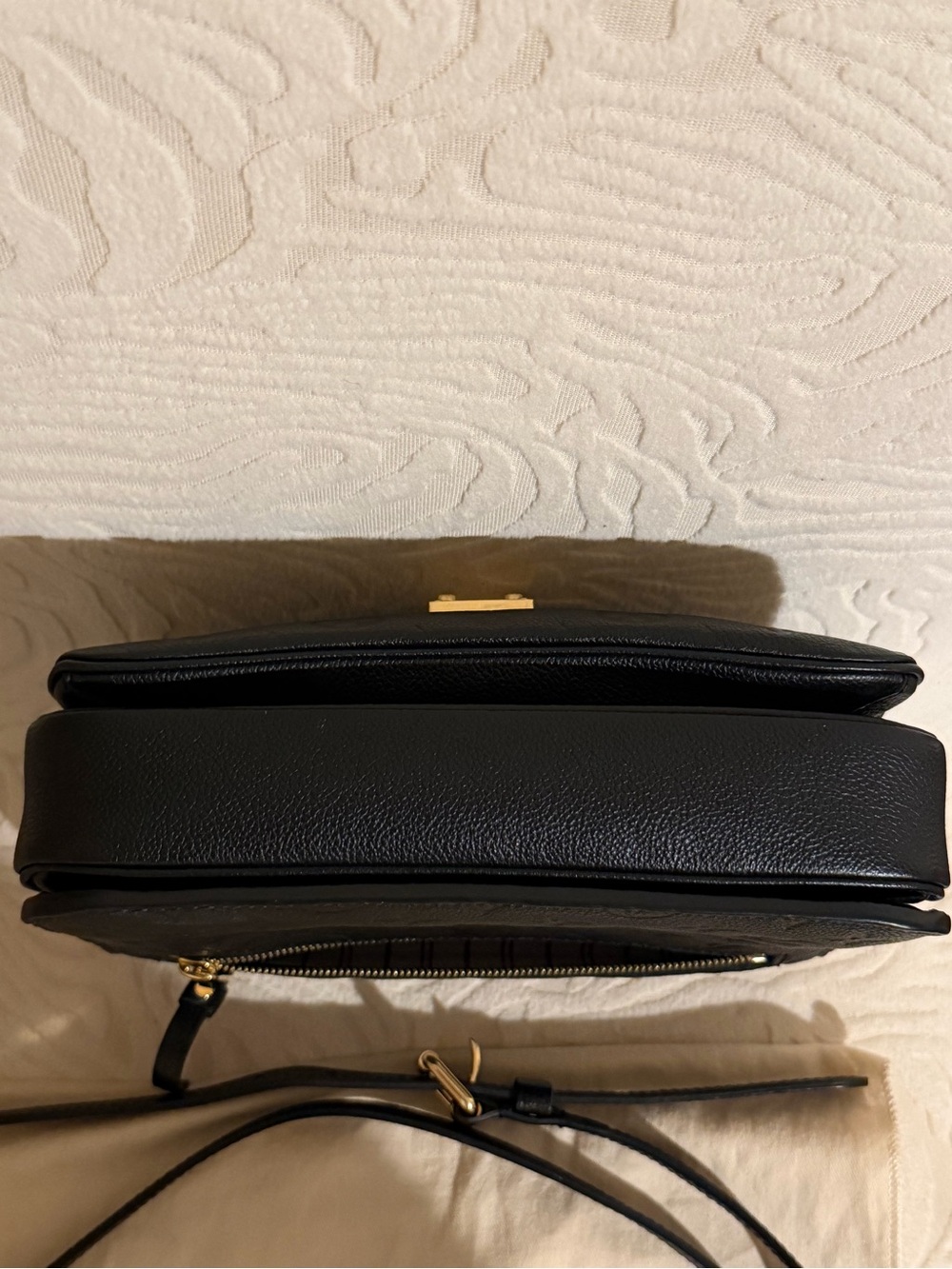 Louis Vuitton Black Monogram Empreinte Pochette Metis Crossbody Bag - Picture 3 of 15